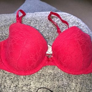 Lightly lined bra